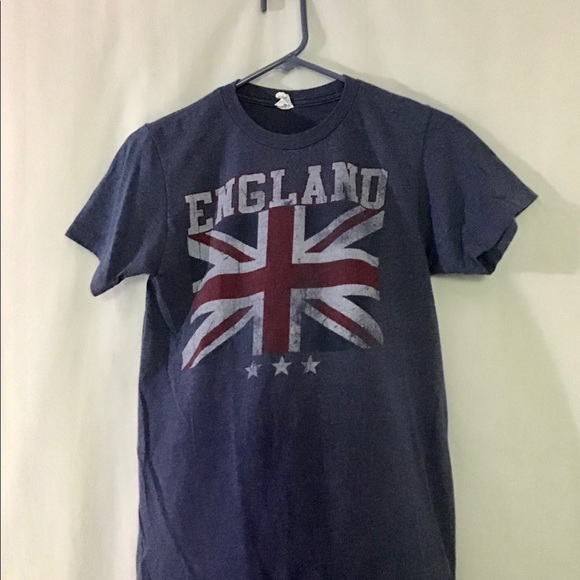 SHIRT BUNDLE!! 5 tops, tees/tank, comfy, cute, not perfect but serviceable. - Picture 2 of 16